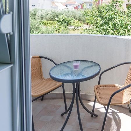 Apartments Dovana Kaštela エクステリア 写真