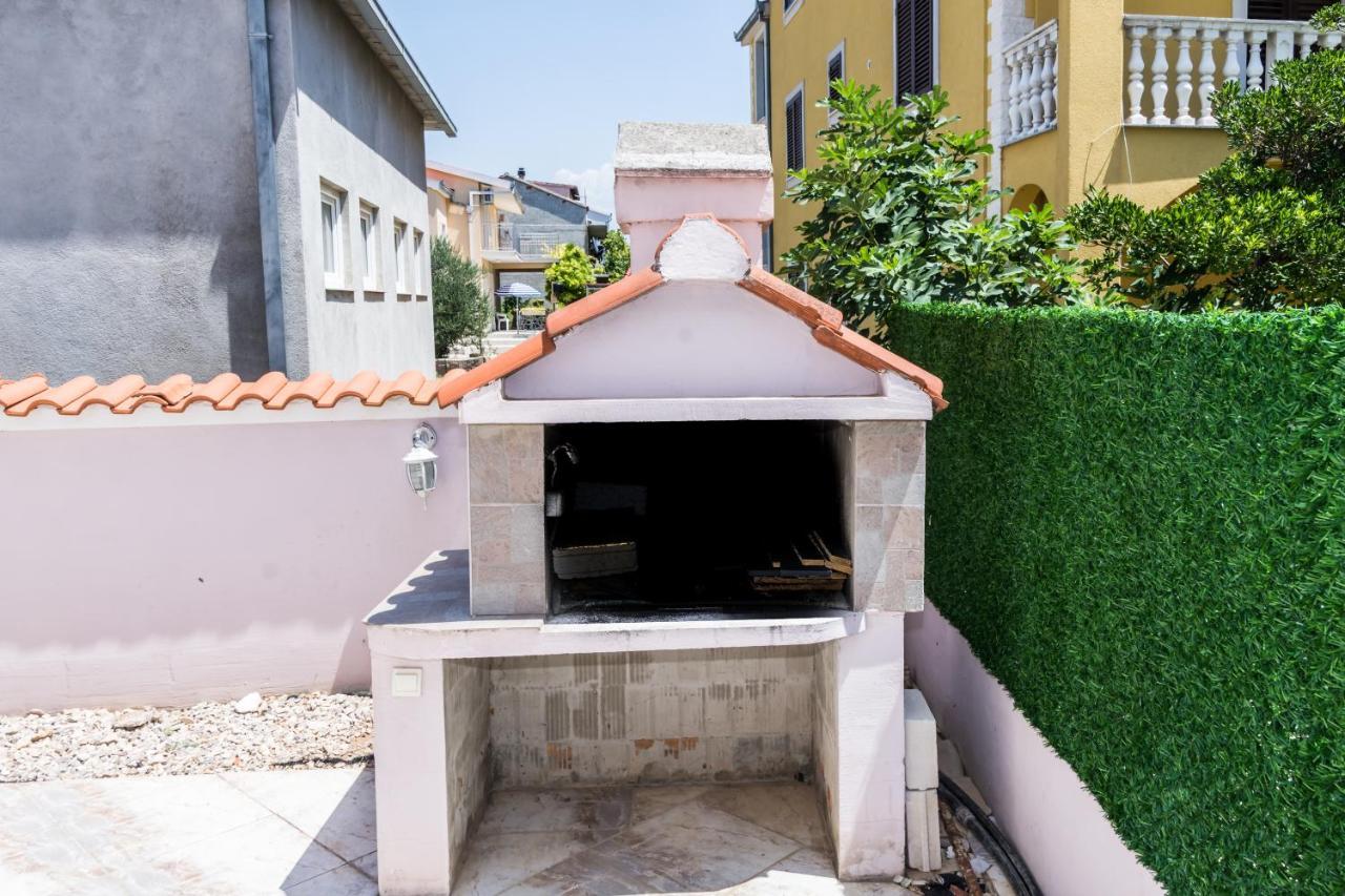 Apartments Dovana Kaštela エクステリア 写真
