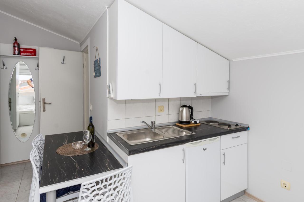 Apartments Dovana Kaštela エクステリア 写真