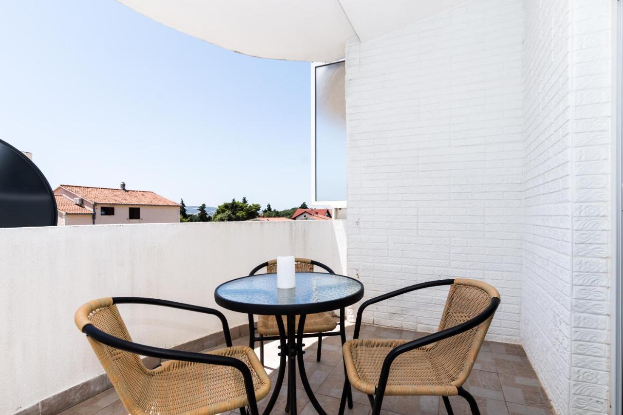 Apartments Dovana Kaštela エクステリア 写真