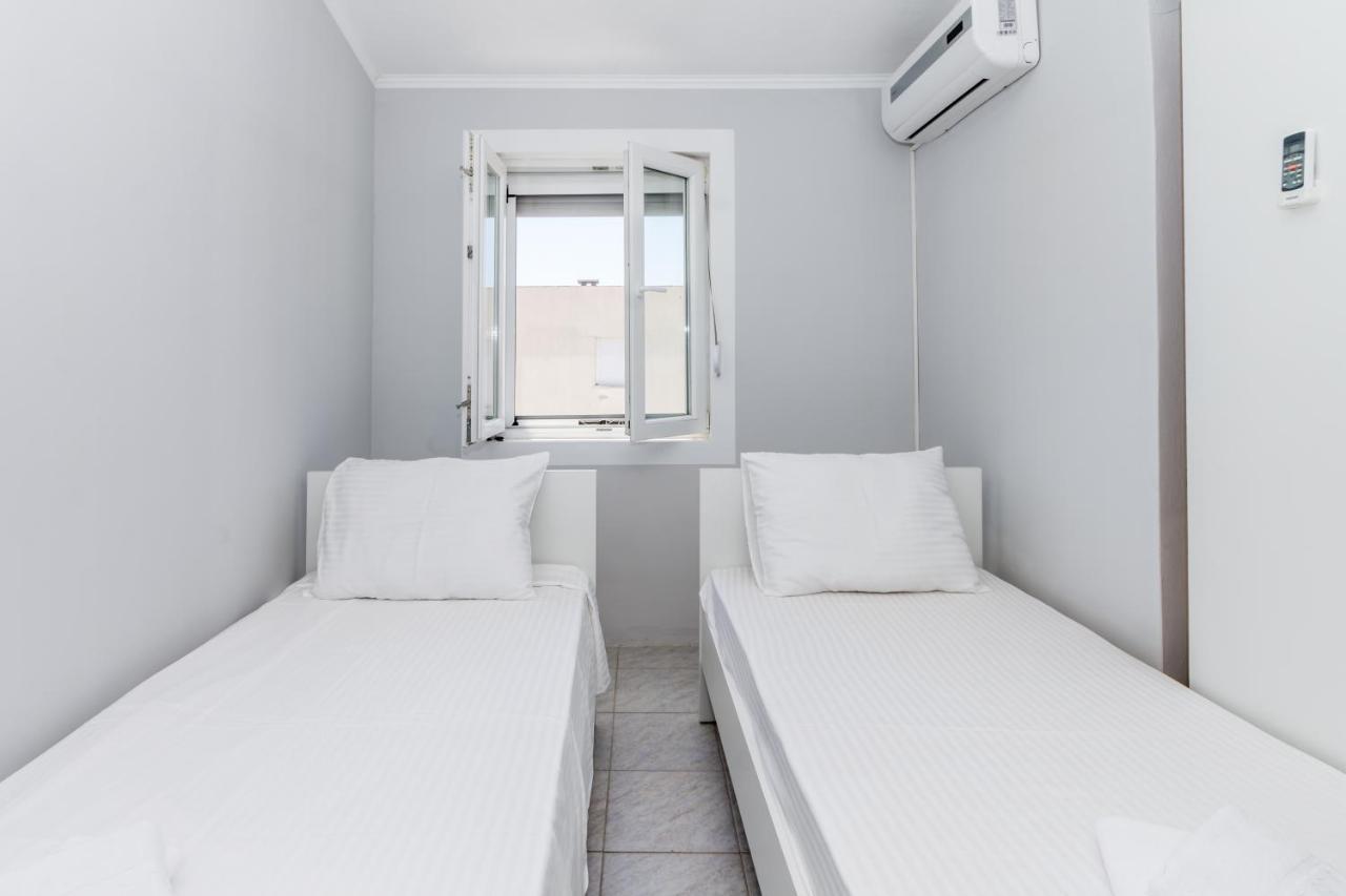Apartments Dovana Kaštela エクステリア 写真