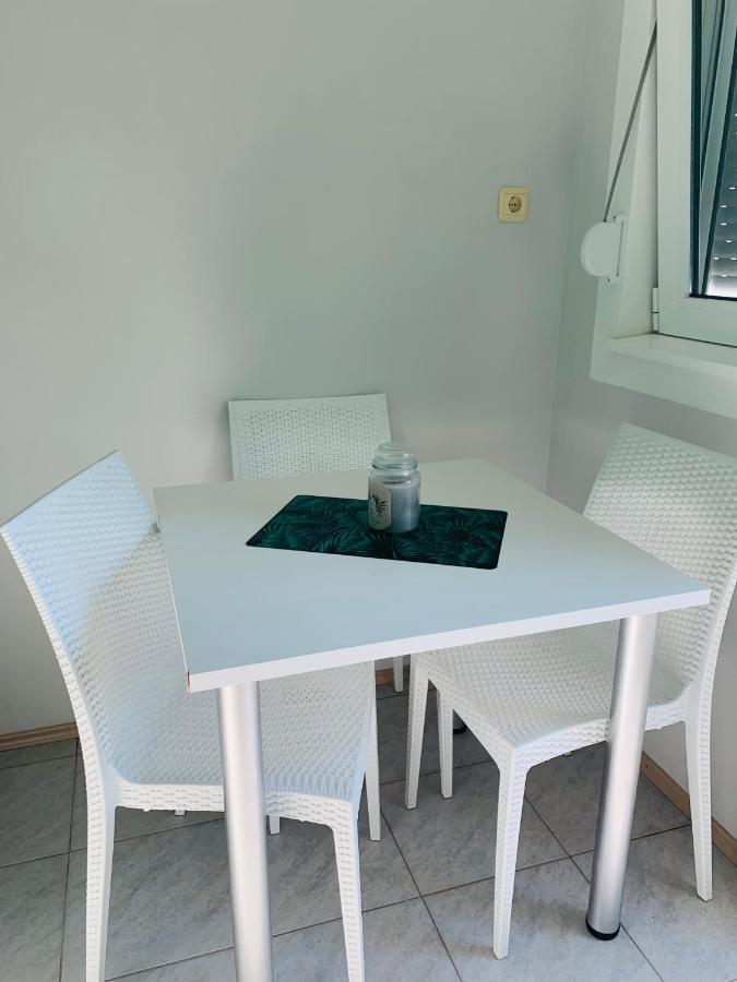 Apartments Dovana Kaštela エクステリア 写真